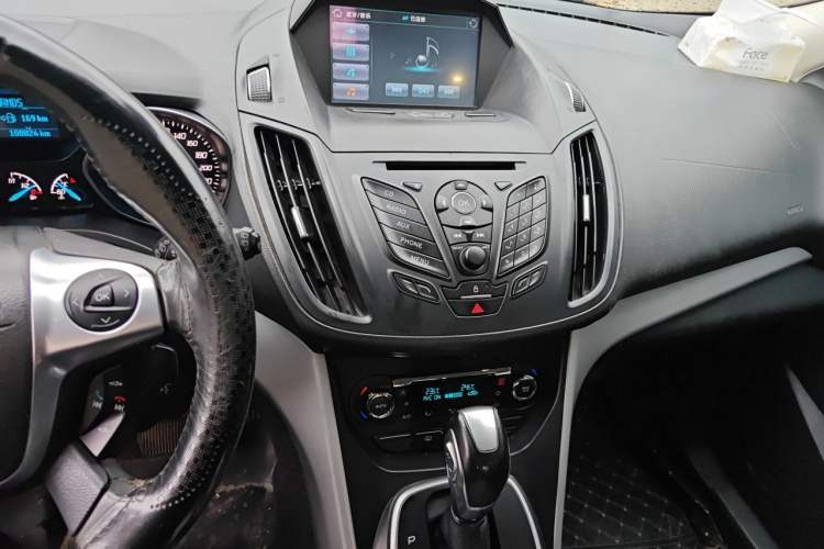 Used Ford Kuga 2013 1.6L GTDi Two-Wheel-Drive Trend Model Audio And AC Panel
