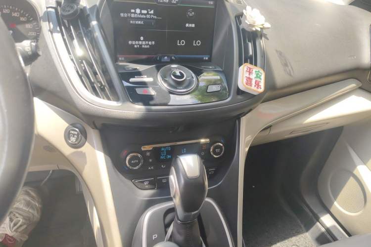 Used Ford Kuga 2013 2.0L GTDi Four-Wheel Drive Premium Model Audio And AC Panel