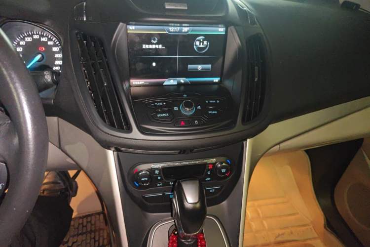 Used Ford Kuga 2013 1.6L GTDi 4x4 Elite Model Audio And AC Panel