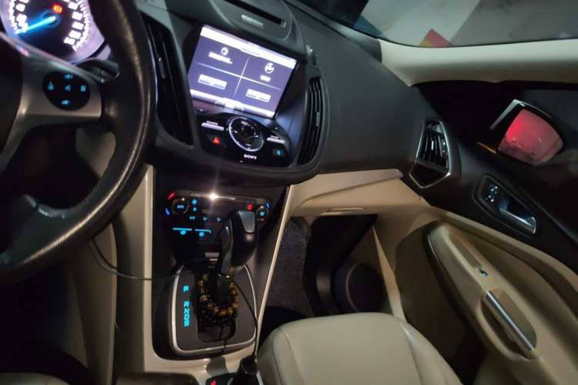 Used Ford Kuga 2013 2.0L GTDi Four-Wheel Drive Premium Model Audio And AC Panel