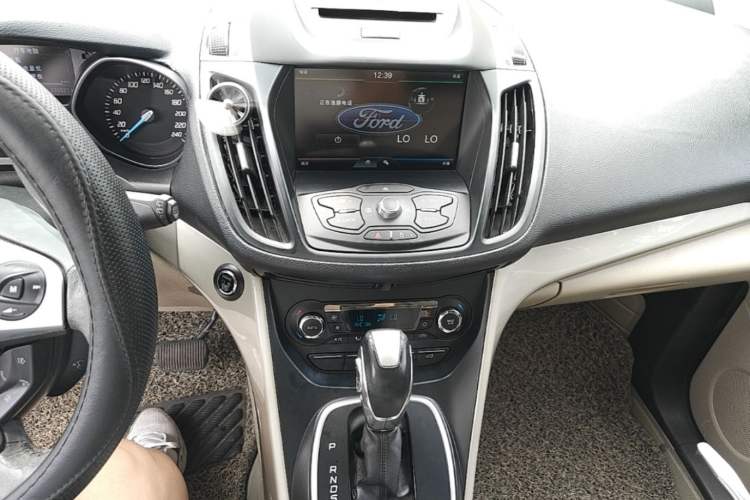 Used Ford Kuga 2013 1.6L GTDi 4x4 Elite Model Audio And AC Panel