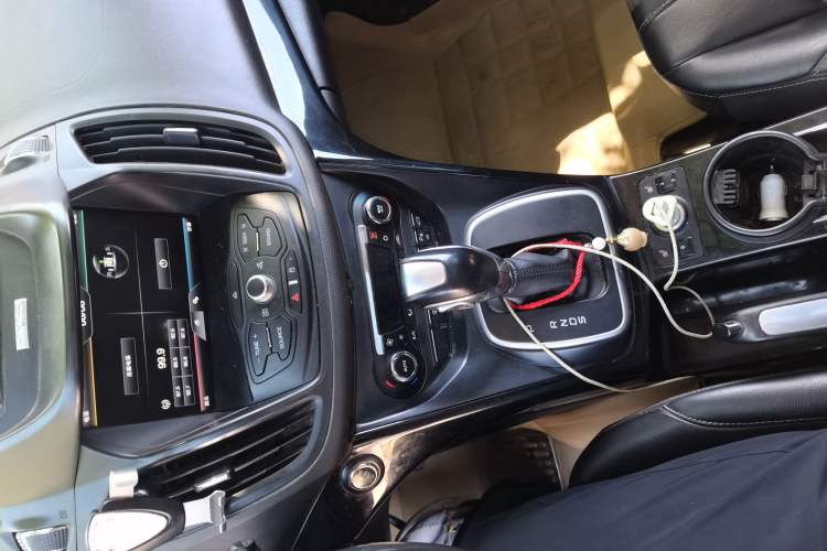 Used Ford Kuga 2013 2.0L GTDi Four-Wheel-Drive Sport Model Audio And AC Panel