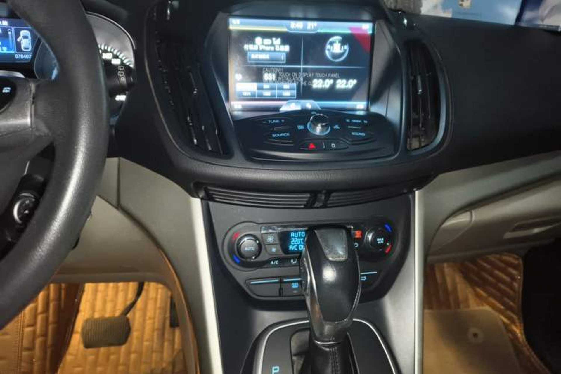 Used Ford Kuga 2013 1.6L GTDi 4x4 Elite Model Audio And AC Panel