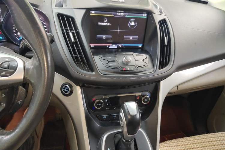Used Ford Kuga 2013 1.6L GTDi 4x4 Elite Model Audio And AC Panel