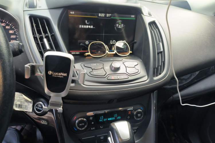 Used Ford Kuga 2013 2.0L GTDi Four-Wheel Drive Premium Model Audio And AC Panel