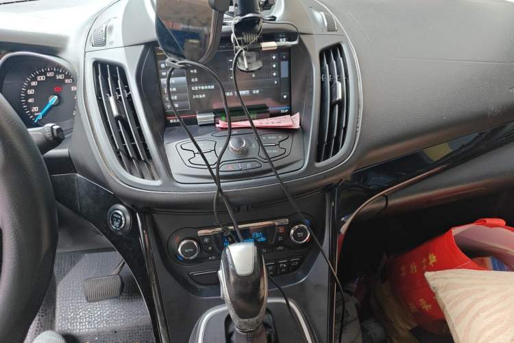Used Ford Kuga 2013 2.0L GTDi Four-Wheel-Drive Sport Model Audio And AC Panel