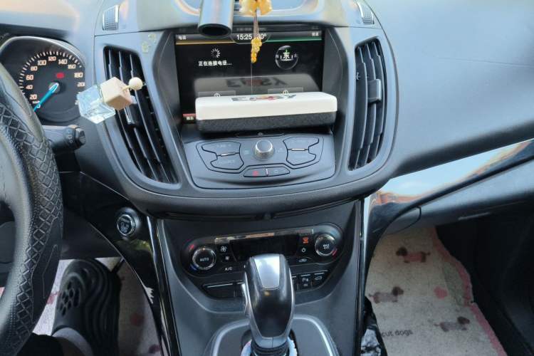 Used Ford Kuga 2013 2.0L GTDi Four-Wheel-Drive Sport Model Audio And AC Panel