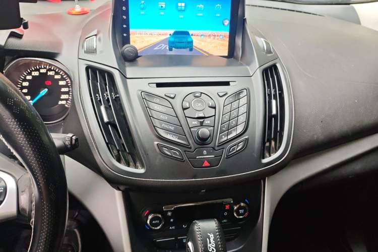 Used Ford Kuga 2013 1.6L GTDi Two-Wheel-Drive Trend Model Audio And AC Panel