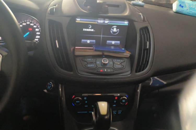 Used Ford Kuga 2013 2.0L GTDi Four-Wheel-Drive Sport Model Audio And AC Panel