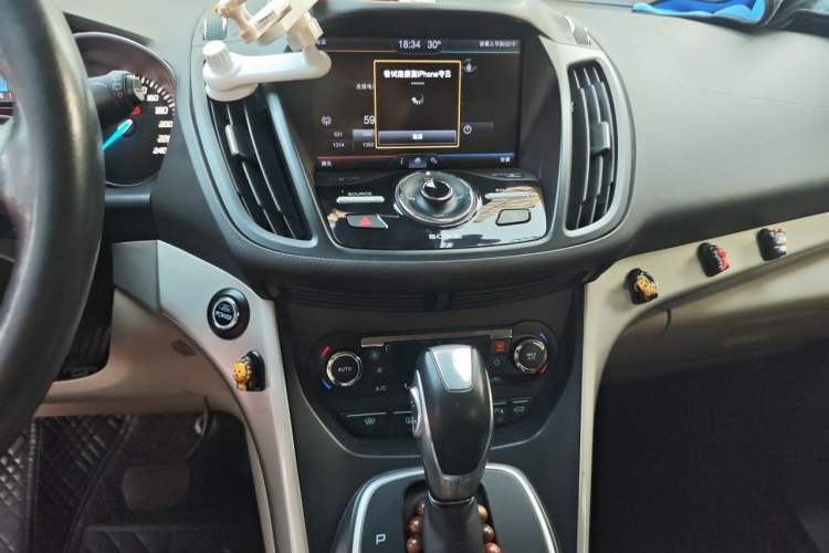 Used Ford Kuga 2013 2.0L GTDi Four-Wheel Drive Premium Model Audio And AC Panel