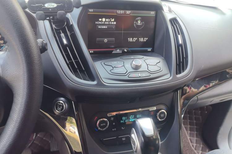 Used Ford Kuga 2013 2.0L GTDi Four-Wheel-Drive Sport Model Audio And AC Panel