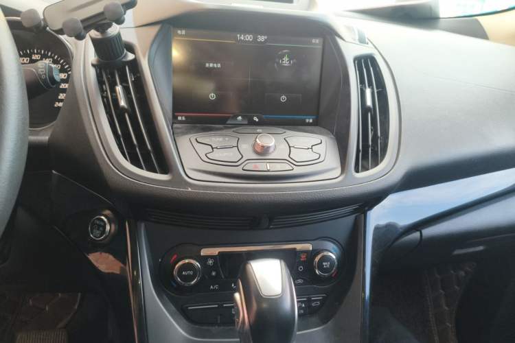 Used Ford Kuga 2013 2.0L GTDi Four-Wheel-Drive Sport Model Audio And AC Panel