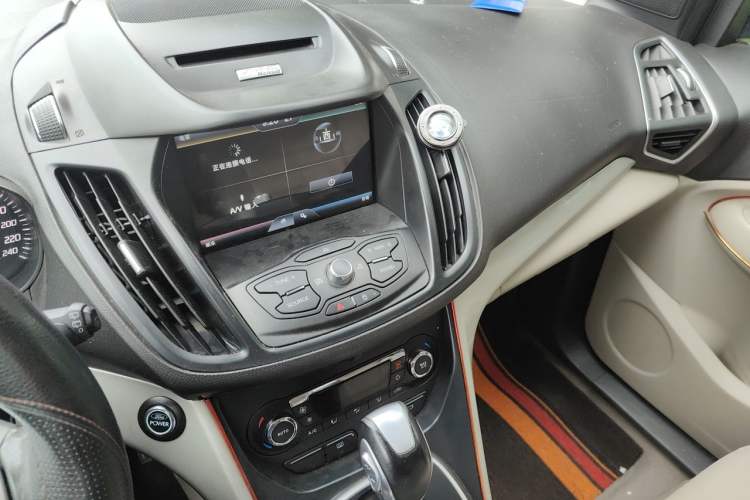 Used Ford Kuga 2013 1.6L GTDi 4x4 Elite Model Audio And AC Panel
