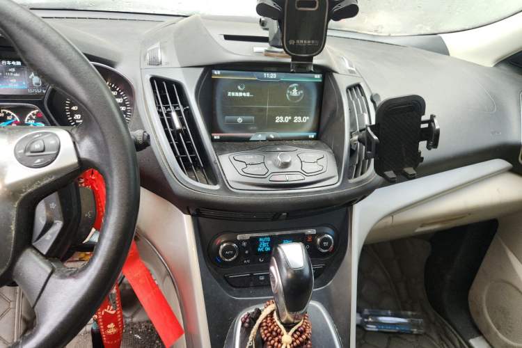 Used Ford Kuga 2013 2.0L GTDi Four-Wheel-Drive Elite Model Audio And AC Panel