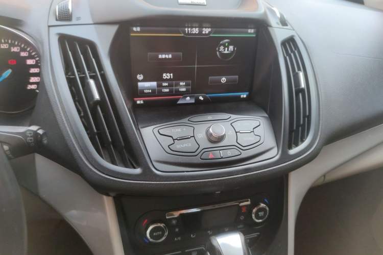Used Ford Kuga 2013 1.6L GTDi 4x4 Elite Model Audio And AC Panel