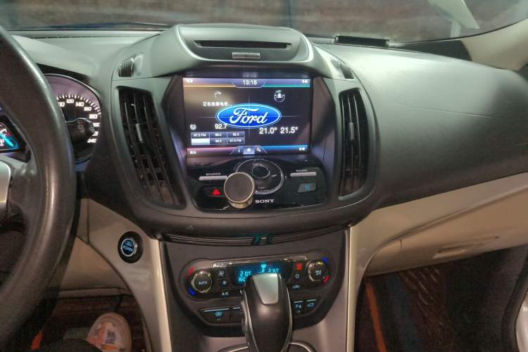 Used Ford Kuga 2013 2.0L GTDi Four-Wheel Drive Premium Model Audio And AC Panel