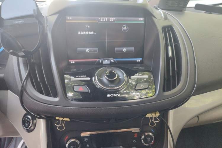 Used Ford Kuga 2013 2.0L GTDi Four-Wheel Drive Premium Model Audio And AC Panel