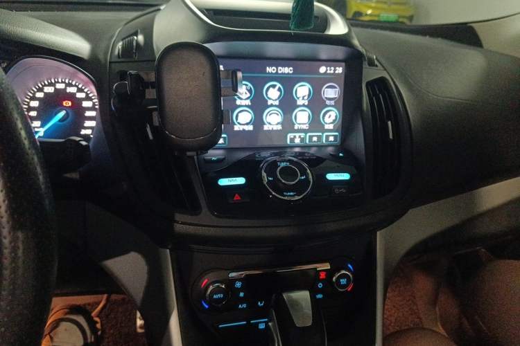 Used Ford Kuga 2013 1.6L GTDi Two-Wheel-Drive Trend Model Audio And AC Panel