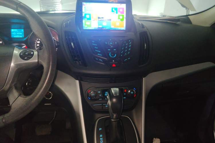 Used Ford Kuga 2013 1.6L GTDi Two-Wheel-Drive Trend Model Audio And AC Panel