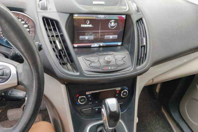Used Ford Kuga 2013 1.6L GTDi 4x4 Elite Model Audio And AC Panel