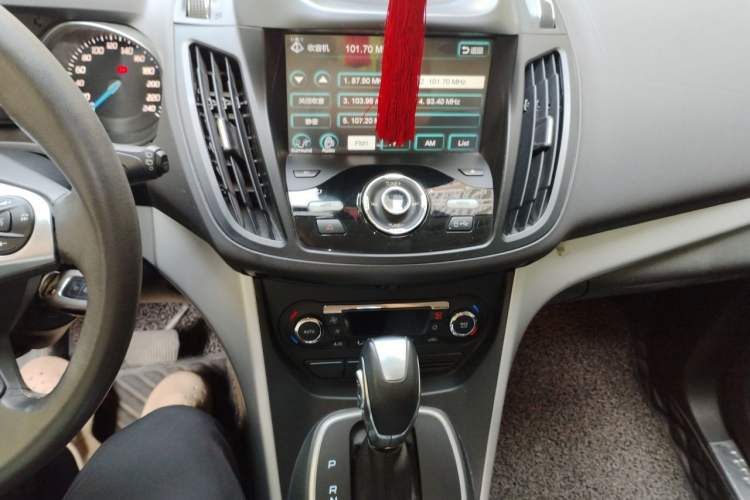 Used Ford Kuga 2013 1.6L GTDi Two-Wheel-Drive Trend Model Audio And AC Panel