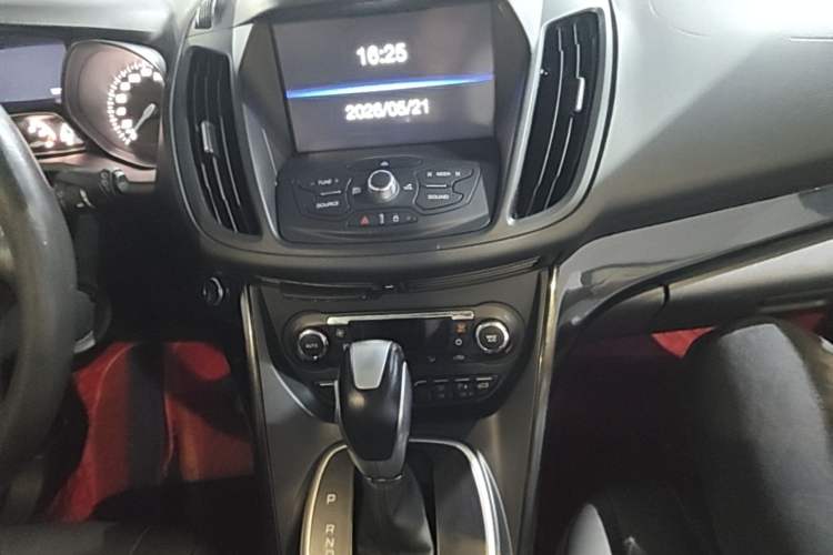 Used Ford Kuga 2013 2.0L GTDi Four-Wheel-Drive Sport Model Audio And AC Panel