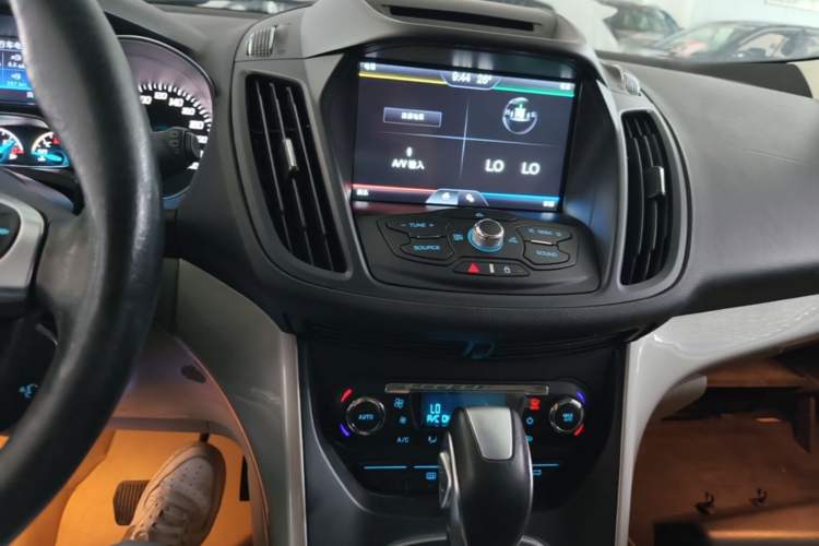 Used Ford Kuga 2013 1.6L GTDi 4x4 Elite Model Audio And AC Panel