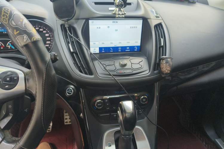 Used Ford Kuga 2013 2.0L GTDi Four-Wheel Drive Premium Model Audio And AC Panel