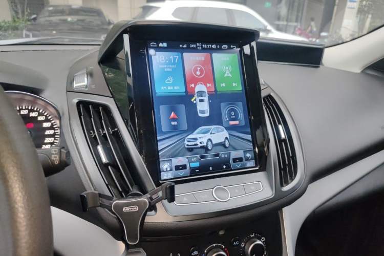 Used Ford Kuga 2013 1.6L GTDi Two-Wheel-Drive Comfort Model Audio And AC Panel