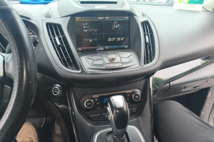 Used Ford Kuga 2013 2.0L GTDi Four-Wheel Drive Premium Model Audio And AC Panel