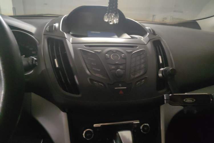 Used Ford Kuga 2013 1.6L GTDi Two-Wheel-Drive Trend Model Audio And AC Panel