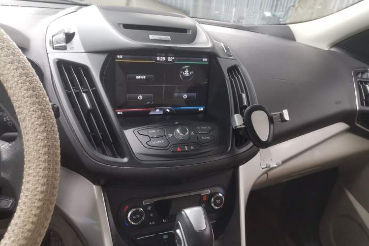 Used Ford Kuga 2013 1.6L GTDi 4x4 Elite Model Audio And AC Panel