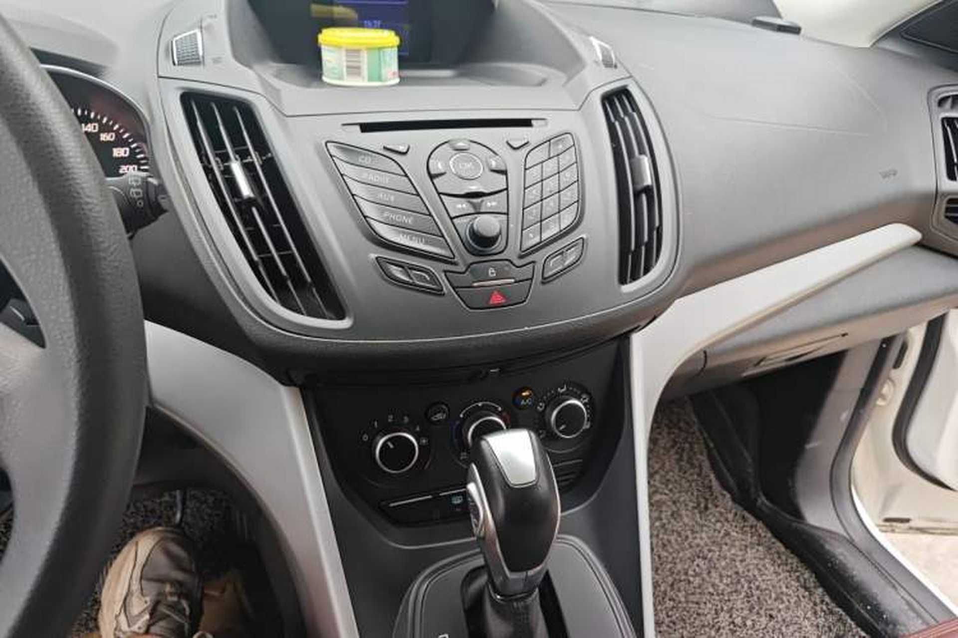 Used Ford Kuga 2013 1.6L GTDi Two-Wheel-Drive Comfort Model Audio And AC Panel