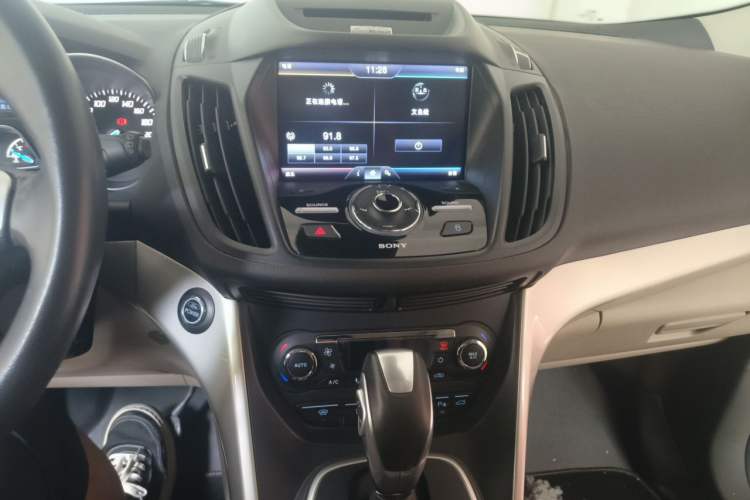 Used Ford Kuga 2013 2.0L GTDi Four-Wheel Drive Premium Model Audio And AC Panel