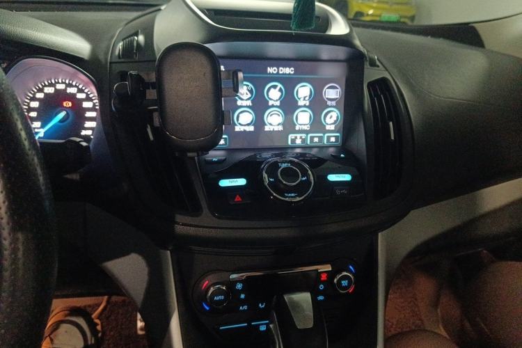 Used Ford Kuga 2013 1.6L GTDi Two-Wheel-Drive Trend Model Audio And AC Panel