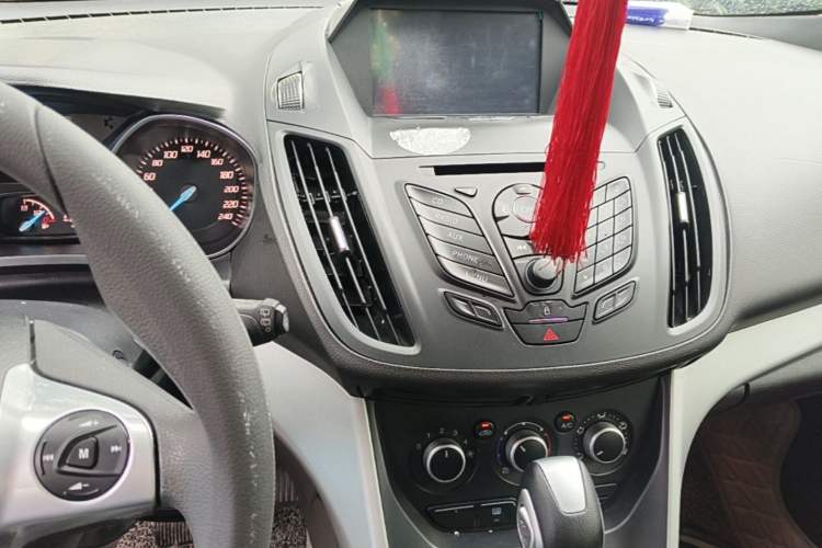 Used Ford Kuga 2013 1.6L GTDi Two-Wheel-Drive Comfort Model Audio And AC Panel