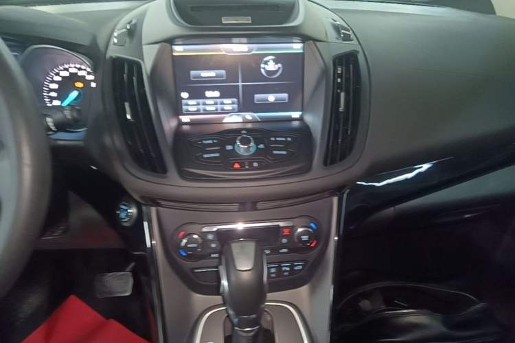 Used Ford Kuga 2013 2.0L GTDi Four-Wheel-Drive Sport Model Audio And AC Panel