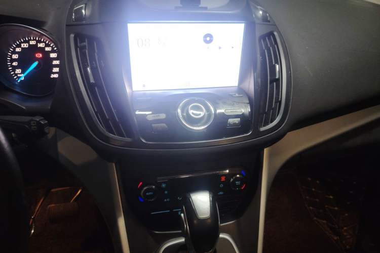 Used Ford Kuga 2013 1.6L GTDi Two-Wheel-Drive Trend Model Audio And AC Panel