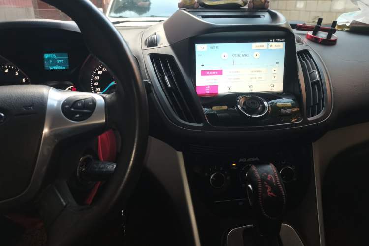 Used Ford Kuga 2013 1.6L GTDi Two-Wheel-Drive Comfort Model Audio And AC Panel