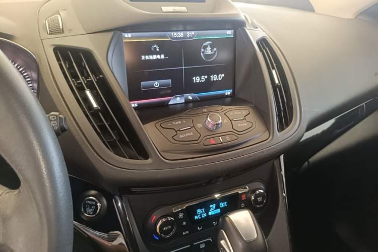 Used Ford Kuga 2013 2.0L GTDi Four-Wheel-Drive Sport Model Audio And AC Panel