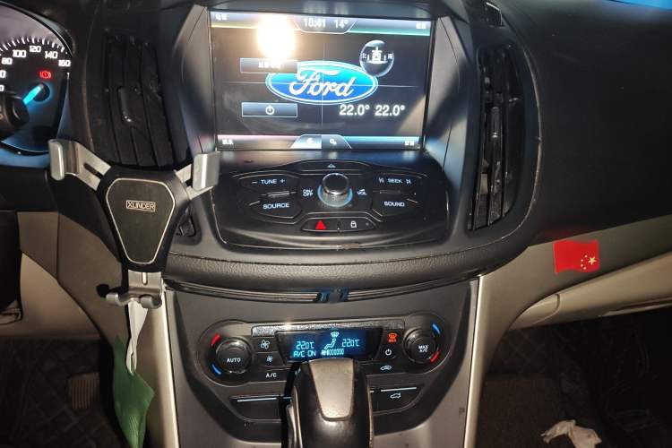 Used Ford Kuga 2013 1.6L GTDi 4x4 Elite Model Audio And AC Panel