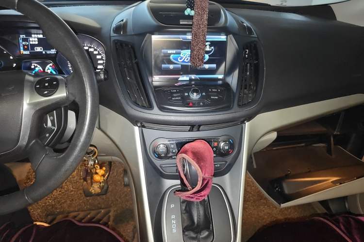 Used Ford Kuga 2013 1.6L GTDi 4x4 Elite Model Audio And AC Panel