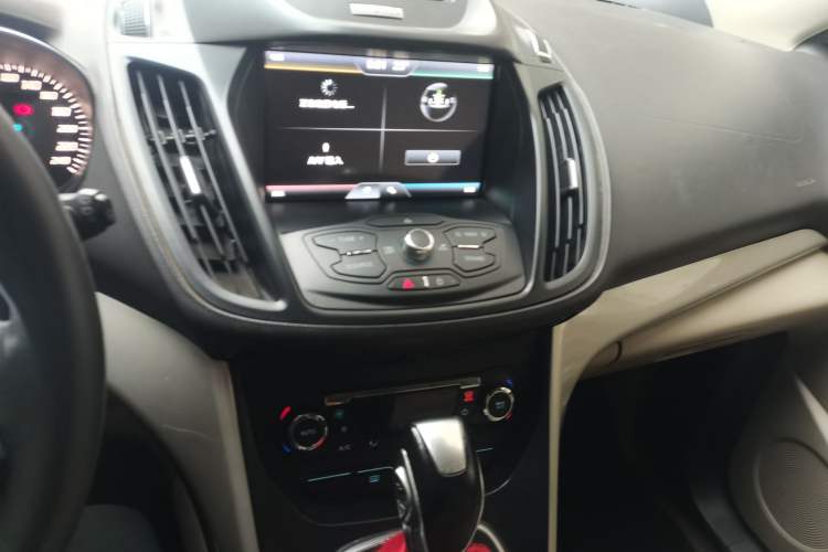 Used Ford Kuga 2013 2.0L GTDi Four-Wheel Drive Premium Model Audio And AC Panel