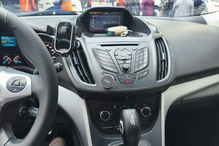 Used Ford Kuga 2013 1.6L GTDi Two-Wheel-Drive Comfort Model Audio And AC Panel