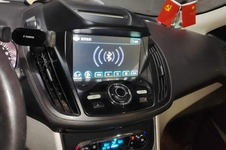 Used Ford Kuga 2013 1.6L GTDi Two-Wheel-Drive Trend Model Audio And AC Panel