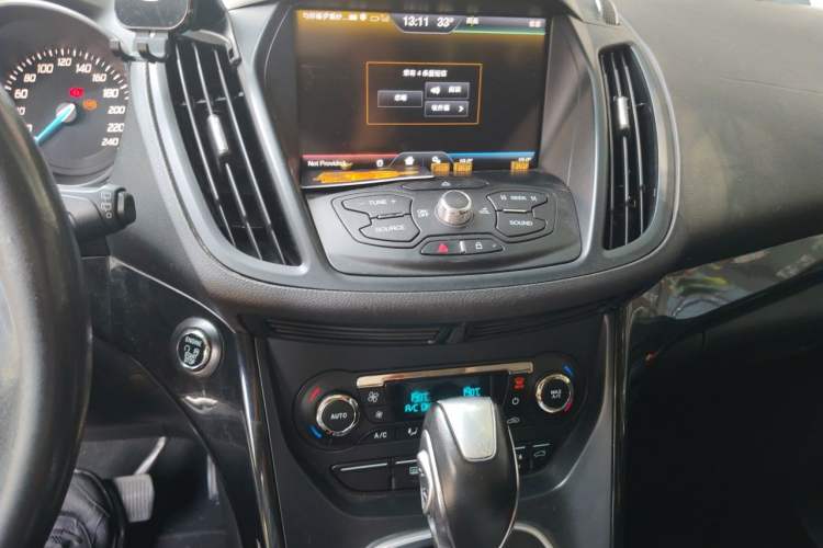 Used Ford Kuga 2013 2.0L GTDi Four-Wheel-Drive Sport Model Audio And AC Panel