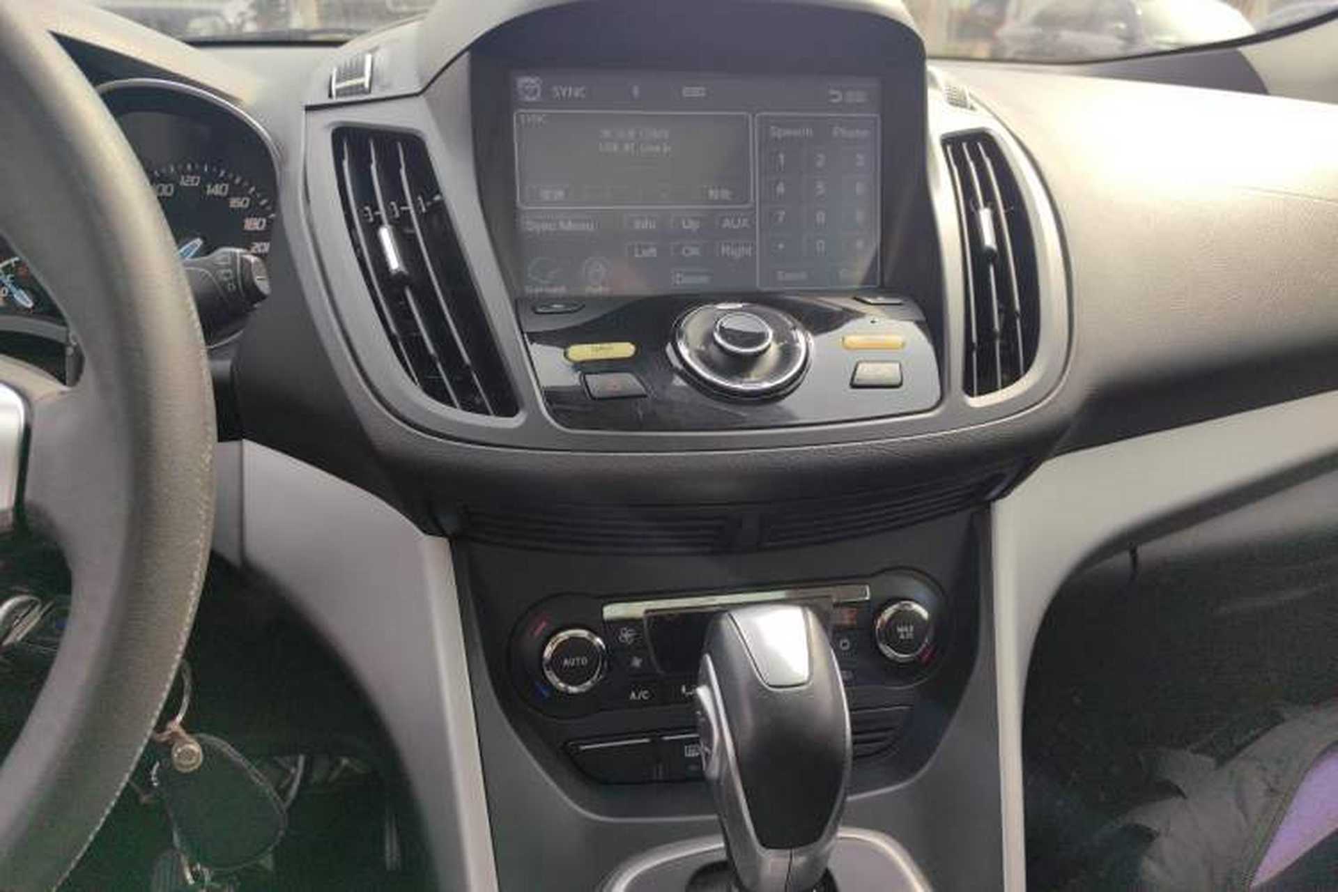 Used Ford Kuga 2013 1.6L GTDi Two-Wheel-Drive Trend Model Audio And AC Panel