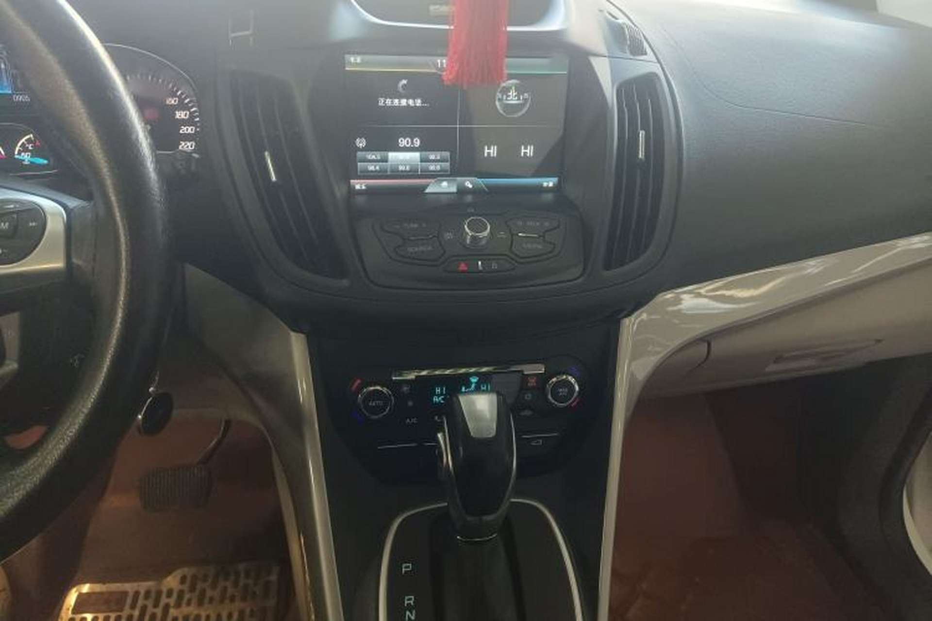 Used Ford Kuga 2013 2.0L GTDi Four-Wheel-Drive Elite Model Audio And AC Panel