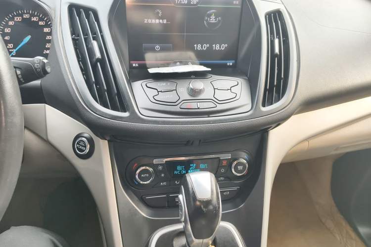 Used Ford Kuga 2013 1.6L GTDi 4x4 Elite Model Audio And AC Panel