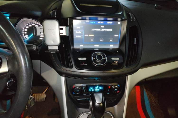Used Ford Kuga 2013 1.6L GTDi Two-Wheel-Drive Trend Model Audio And AC Panel